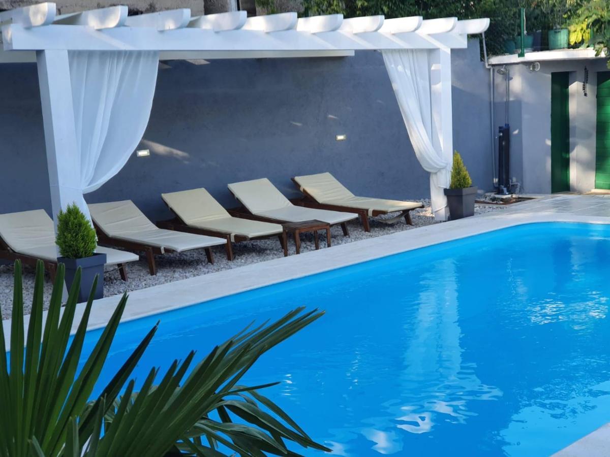 Holiday Home Zezevica - Heated Pool Šestanovac Kültér fotó